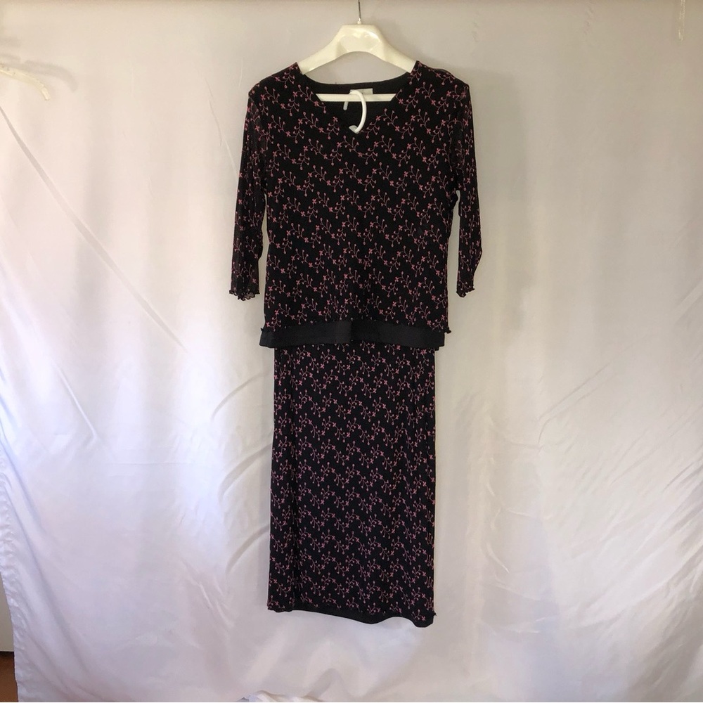 Ladies 2 piece set. Size large. Skirt and top